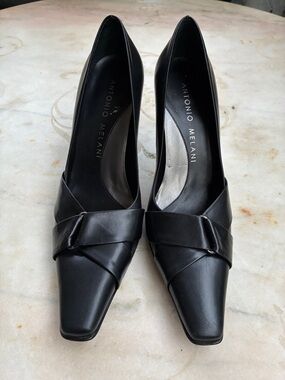 ANTONIO MELANI Black Leather Pointed-Toe Knot-Detail Heels  Sz 7 1/2 M